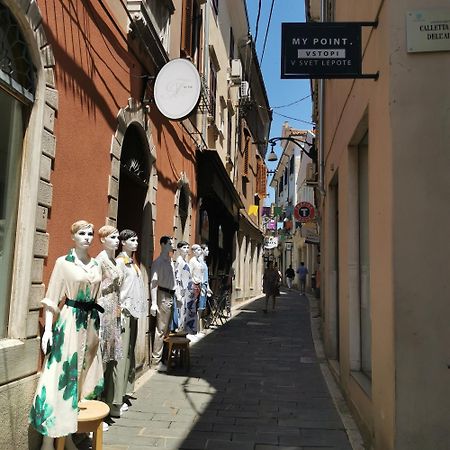 Appartamento Apartma Jelena Capodistria Esterno foto