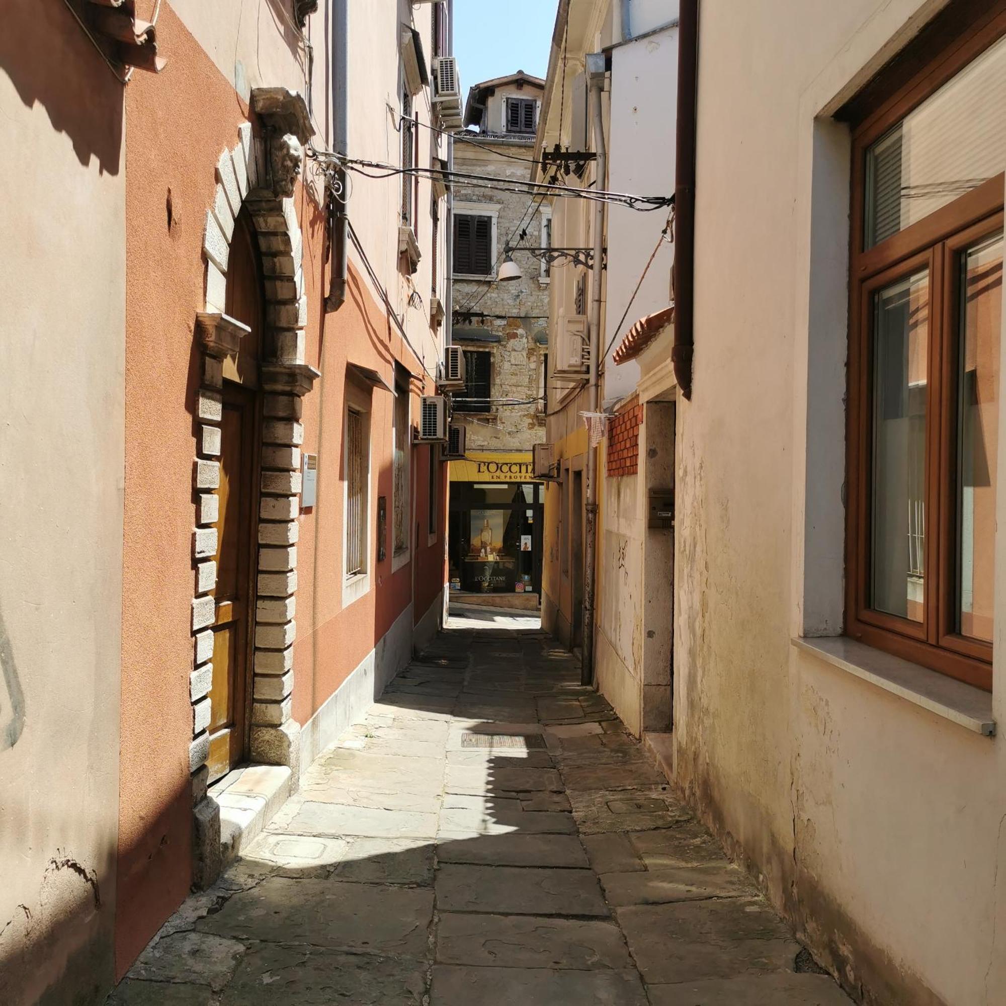 Appartamento Apartma Jelena Capodistria Esterno foto